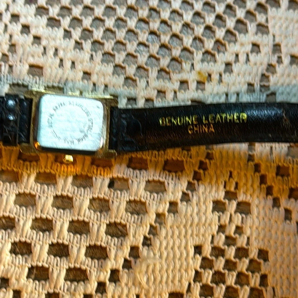 Vintage Women’s Collazier 7” length Quartz Watch ( needs battery )